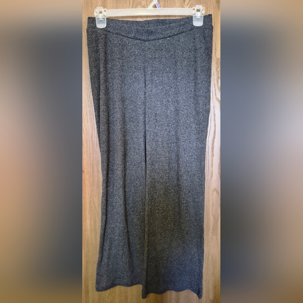 H&M Maternity MAMA Gray Ribbed Pants Lounge Pants No Panels Size M Wide Leg